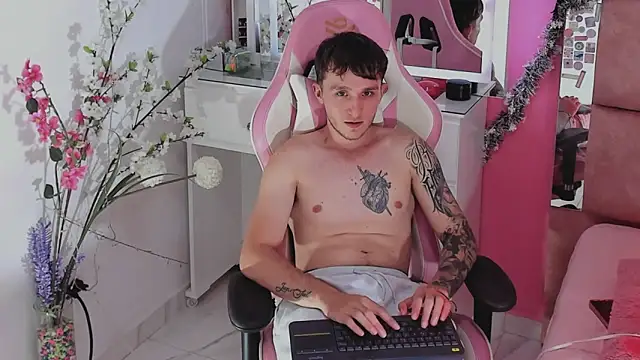 Snapshot of Dylanwhite23_ chatting on December 2025 03:12:03 AM Dylanwhite23 online show from December 2025 03:12:03 AM