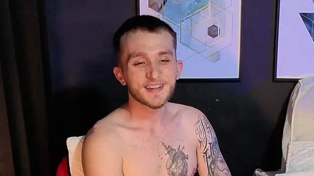 Snapshot of Dylanwhite23_ chatting on April 2026 03:48:01 AM Dylanwhite23 online show from April 2026 03:48:01 AM