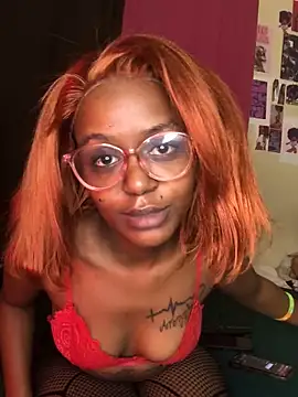 Snapshot of naughtybitches5 chatting on April 2026 01:43:01 AM naughtybitches5 online show from April 2026 01:43:01 AM