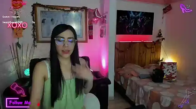 Snapshot of LauGrayJ chatting on March 2025 08:48:01 AM LauGrayJ online show from March 2025 08:48:01 AM