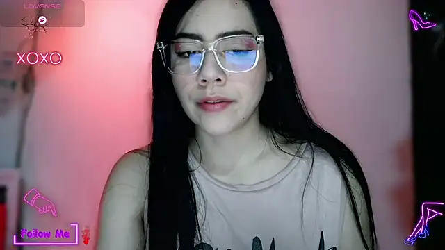 Snapshot of LauGrayJ chatting on October 2025 10:31:01 PM LauGrayJ online show from October 2025 10:31:01 PM