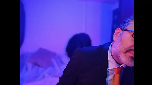 Snapshot of BushBator chatting on January 2026 07:03:01 AM BushBator online show from January 2026 07:03:01 AM