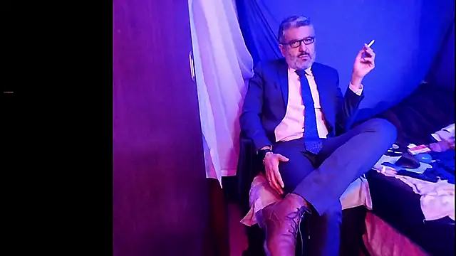 Snapshot of BushBator chatting on April 2026 06:47:02 AM BushBator online show from April 2026 06:47:02 AM