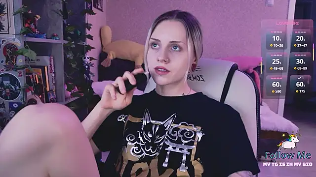 Snapshot of NaniMoore chatting on March 2026 07:06:02 PM NaniMoore online show from March 2026 07:06:02 PM