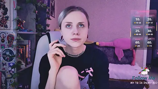 Snapshot of NaniMoore chatting on March 2026 08:15:02 PM NaniMoore online show from March 2026 08:15:02 PM