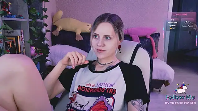 Snapshot of NaniMoore chatting on March 2026 08:12:02 PM NaniMoore online show from March 2026 08:12:02 PM