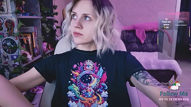 Snapshot of NaniMoore chatting on March 2026 08:08:02 PM NaniMoore online show from March 2026 08:08:02 PM