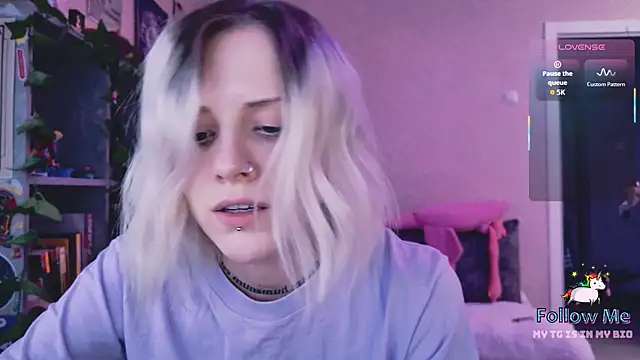 Snapshot of NaniMoore chatting on March 2026 08:08:02 PM NaniMoore online show from March 2026 08:08:02 PM