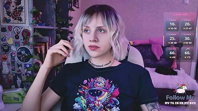 Snapshot of NaniMoore chatting on March 2026 08:21:02 PM NaniMoore online show from March 2026 08:21:02 PM