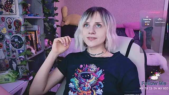 Snapshot of NaniMoore chatting on March 2026 08:20:01 PM NaniMoore online show from March 2026 08:20:01 PM