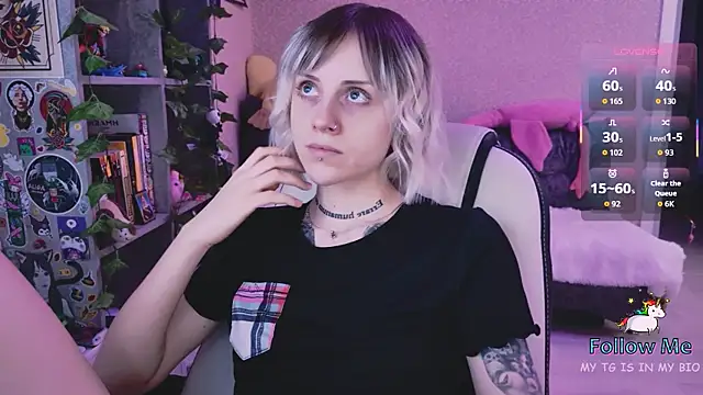 Snapshot of NaniMoore chatting on April 2026 08:21:01 PM NaniMoore online show from April 2026 08:21:01 PM