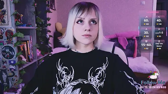 Snapshot of NaniMoore chatting on April 2026 08:13:02 PM NaniMoore online show from April 2026 08:13:02 PM