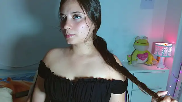 auroraa sexy online show from December 2024 07:06:01 PM