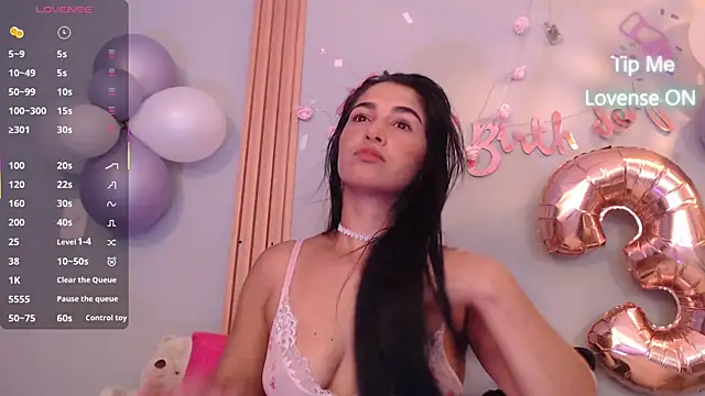 Snapshot of Thayssa_ross chatting on April 2026 07:50:02 PM Thayssa ross online show from April 2026 07:50:02 PM