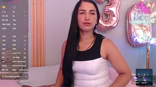 Snapshot of Thayssa_ross chatting on April 2026 02:56:02 PM Thayssa ross online show from April 2026 02:56:02 PM
