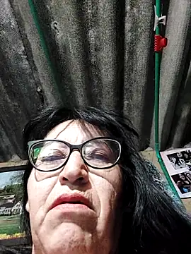 Snapshot of clarita_01 chatting on October 2025 10:44:02 AM clarita 01 online show from October 2025 10:44:02 AM