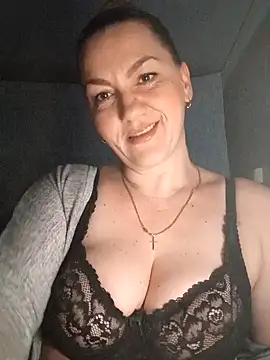 Snapshot of Ant0nina chatting on December 2024 10:04:02 PM Ant0nina online show from December 2024 10:04:02 PM