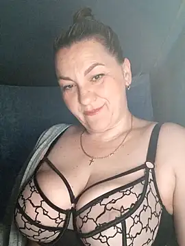 Snapshot of Ant0nina chatting on April 2026 10:32:02 PM Ant0nina online show from April 2026 10:32:02 PM