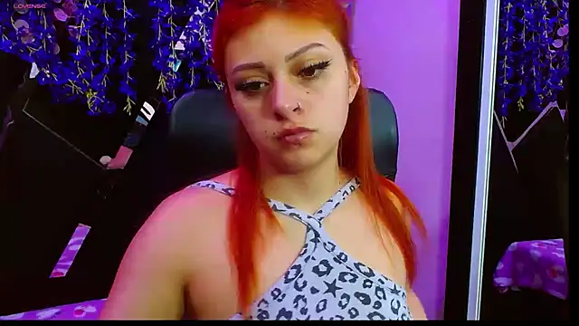 Snapshot of Emmily_Walker chatting on October 2025 03:03:02 AM Emmily Walker online show from October 2025 03:03:02 AM