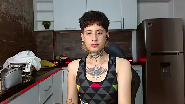 Ethan lennox online show from December 2025 03:39:01 PM