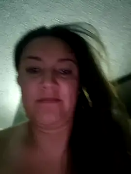 Snapshot of kitty_84 chatting on December 2024 09:33:02 AM kitty 84 online show from December 2024 09:33:02 AM