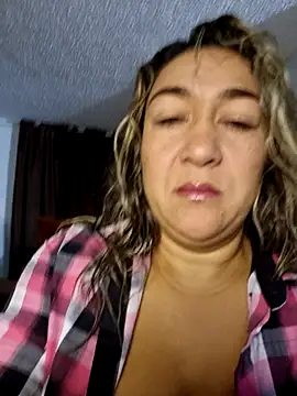 Snapshot of kitty_84 chatting on March 2025 09:47:02 AM kitty 84 online show from March 2025 09:47:02 AM