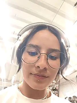 Snapshot of _vaness chatting on January 2025 05:40:01 AM vaness online show from January 2025 05:40:01 AM