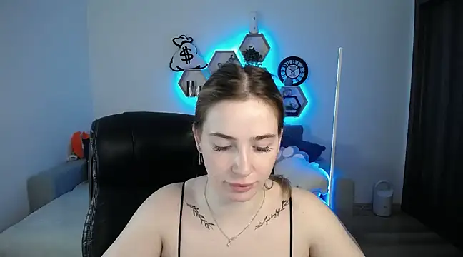 SabrinViolet online show from March 2025 09:13:02 AM