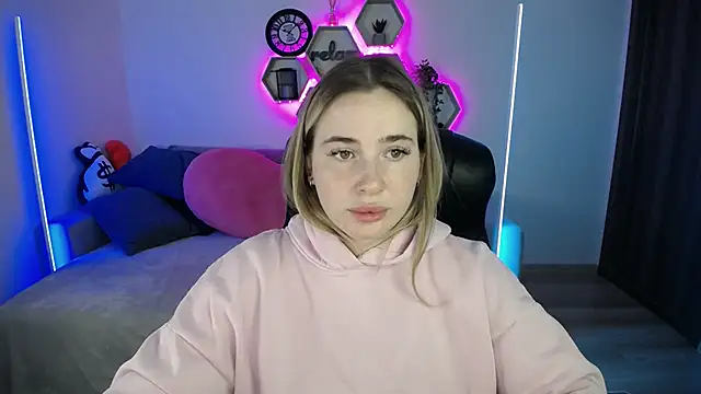 SabrinViolet online show from September 2025 08:16:02 AM