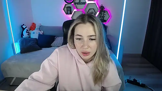 SabrinViolet online show from November 2025 09:11:01 AM