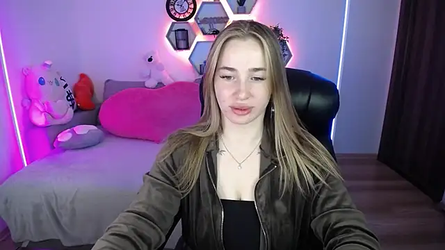 Snapshot of SabrinViolet chatting on May 2026 08:08:02 AM SabrinViolet online show from May 2026 08:08:02 AM