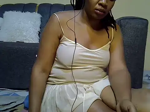 Snapshot of Sexy_Kezzy chatting on June 2026 03:48:01 PM Sexy Kezzy online show from June 2026 03:48:01 PM