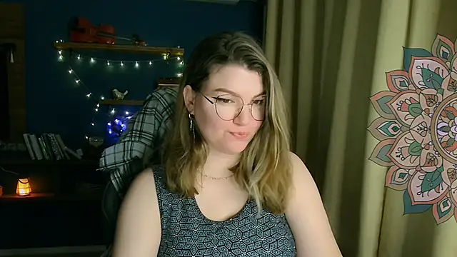 Snapshot of VioletteWay chatting on November 2025 05:18:01 PM VioletteWay online show from November 2025 05:18:01 PM