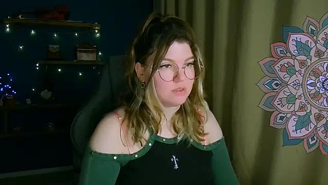 Snapshot of VioletteWay chatting on January 2026 04:56:02 PM VioletteWay online show from January 2026 04:56:02 PM