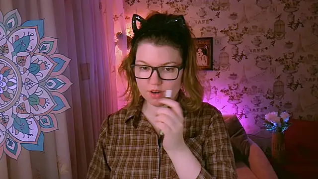 Snapshot of VioletteWay chatting on April 2026 03:53:01 PM VioletteWay online show from April 2026 03:53:01 PM