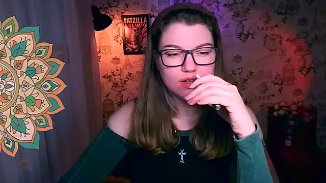 Snapshot of VioletteWay chatting on April 2026 04:01:01 PM VioletteWay online show from April 2026 04:01:01 PM