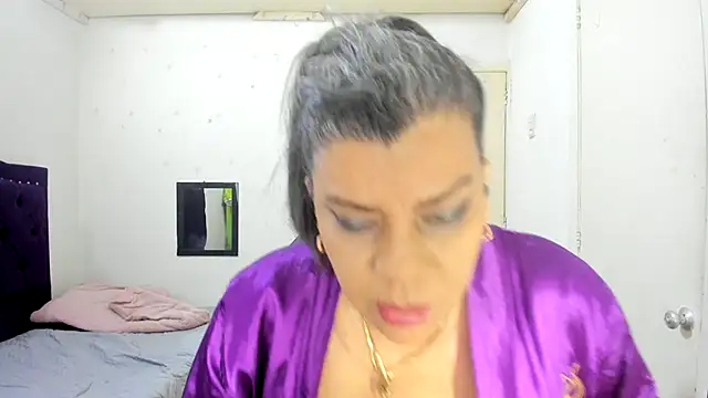 vikyadams online show from October 2025 03:24:02 PM