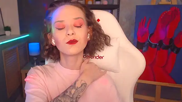 FascinatingEyess online show from December 2024 06:24:02 PM