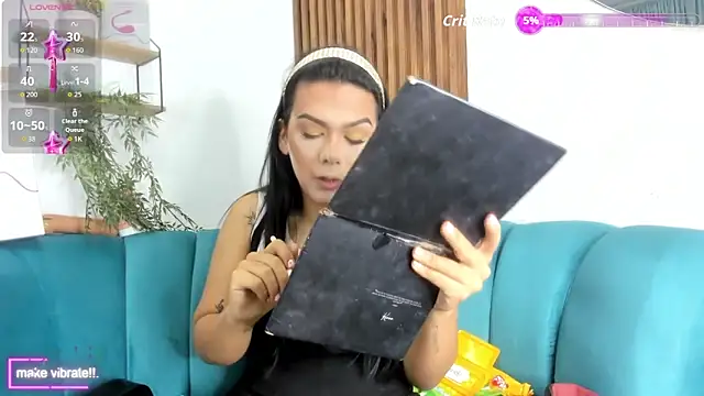 yossi peach cute online show from December 2025 03:20:04 PM