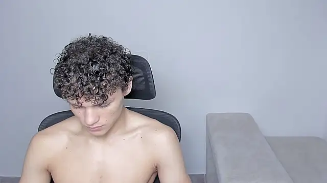 laurent nova online show from September 2025 06:31:02 PM