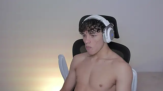 laurent nova online show from October 2025 04:54:01 AM