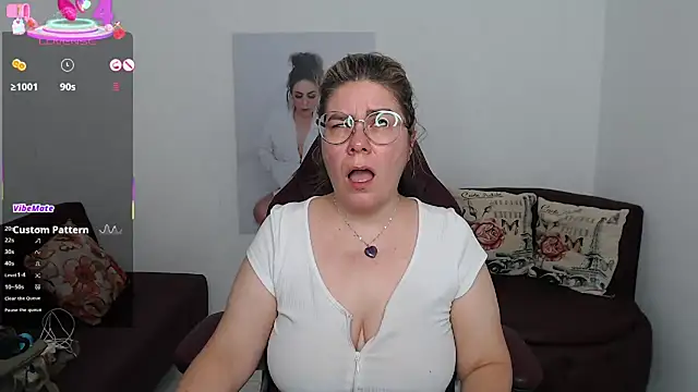 zehra sanem online show from November 2025 10:48:01 AM