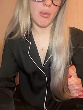 Holly-Glamour online show from February 2026 01:22:02 AM