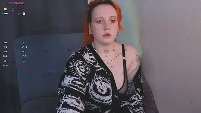 Snapshot of The_Full_Red_Moon chatting on September 2025 12:18:01 PM The Full Red Moon online show from September 2025 12:18:01 PM