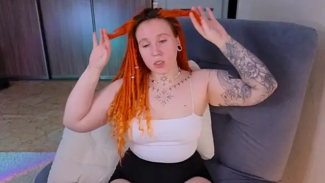 Snapshot of The_Full_Red_Moon chatting on October 2025 06:12:02 AM The Full Red Moon online show from October 2025 06:12:02 AM