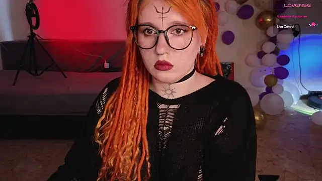 Snapshot of The_Full_Red_Moon chatting on October 2025 09:21:02 AM The Full Red Moon online show from October 2025 09:21:02 AM