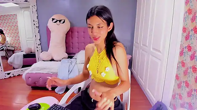 Iris Stone  online show from December 2024 11:57:01 PM