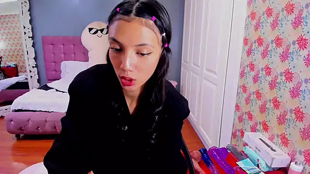 Iris Stone  online show from March 2025 09:05:02 PM