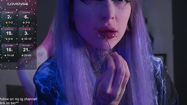 fraulein mooon online show from November 2025 02:45:01 AM