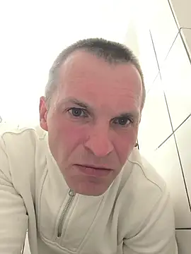 Snapshot of AttractiveSilk5 chatting on April 2026 09:39:01 PM AttractiveSilk5 online show from April 2026 09:39:01 PM